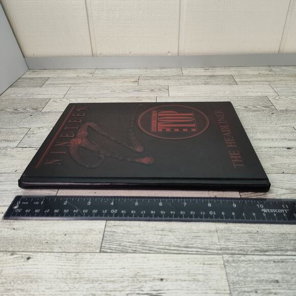 Milwaukee High School of the Arts 1992 The Headliner Yearbook‎ HS Wisconsin 90s - Picture 3 of 14